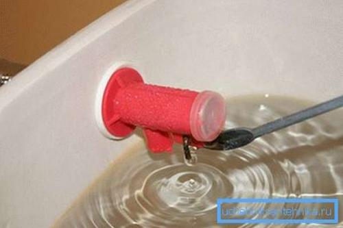 Стук при сливе унитаза. Звук смывания унитаза: действенные способы борьбы с шумом