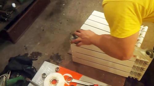 Как соединить секции алюминиевых батарей. Процесс сборки секций радиаторов