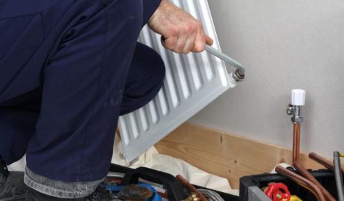 Замена радиаторов и отдельных секций в частном доме. Замена батарей отопления — подробная инструкция, как проложить и правильно поменять батареи (все от выбора до подключения)