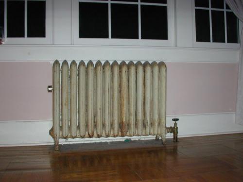 Ремонт батареи отопления своими руками. Ремонт радиаторов отопления своими руками: технология устранения течи со снятием устройства. Советы, что делать если потекла батарея