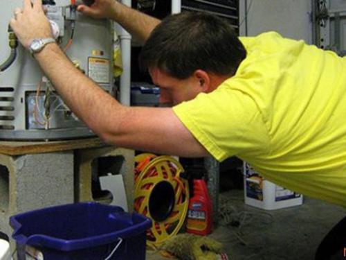 Звук капающей воды в газовом котле. Как определить наличие течи в газовом котле?