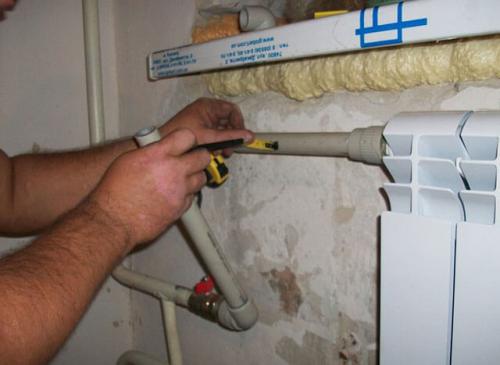 Как соединить пластиковую трубу с чугунной батареей. Спосо.  Резиновая прокладка 02 Как соединить пластиковую трубу с чугунной батареей. Спосо.  Резиновая прокладка 02