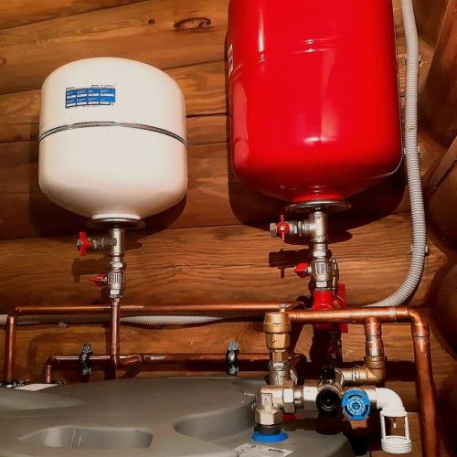 Как выгнать воздух из системы отопления открытого типа. Как спускать воздух с батарей отопления?