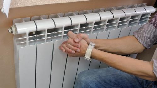 Как выгнать воздух из системы отопления открытого типа. Как спускать воздух с батарей отопления?