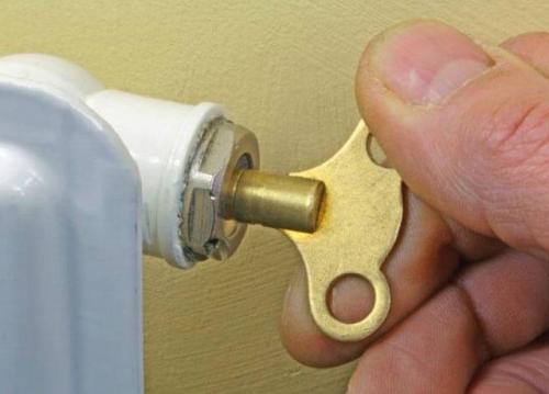 Как удалить воздух из радиатора отопления. Воздушные пробки 07 Как удалить воздух из радиатора отопления. Воздушные пробки 07