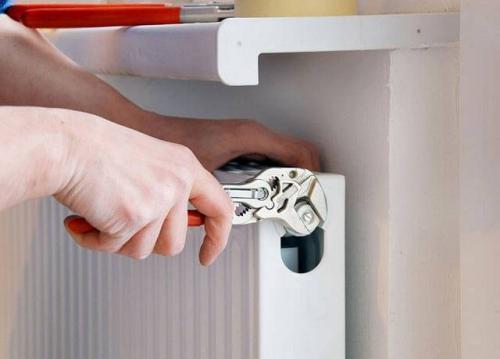 Как удалить воздух из радиатора отопления. Воздушные пробки 08 Как удалить воздух из радиатора отопления. Воздушные пробки 08