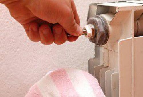 Как спустить воздух из батареи отопления алюминиевые. Устранение воздушной пробки