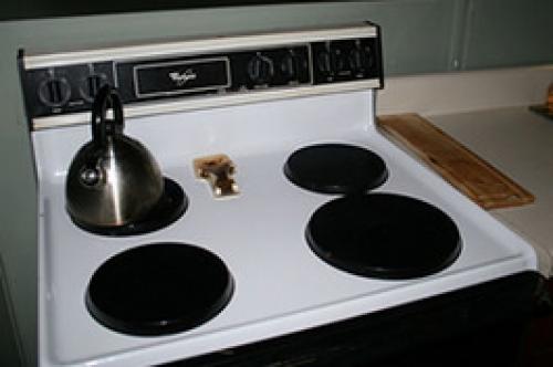 Что если стучит газовая плита. Почему щелкает газовая плита? 07 Что если стучит газовая плита. Почему щелкает газовая плита? 07