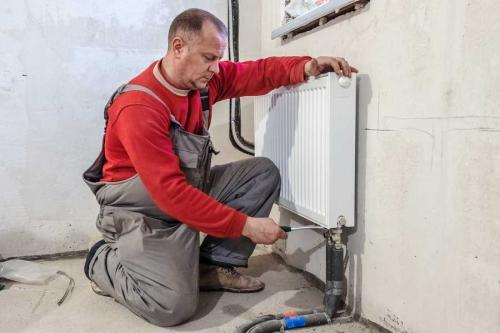 Звук льющейся воды в батарее в квартире. Почему шумит батарея в многоквартирном доме — бежит и булькает вода, свистят трубы в одной комнате зимой в начале отопительного сезона