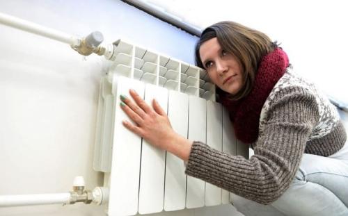 Звук льющейся воды в батарее в квартире. Почему шумит батарея в многоквартирном доме — бежит и булькает вода, свистят трубы в одной комнате зимой в начале отопительного сезона