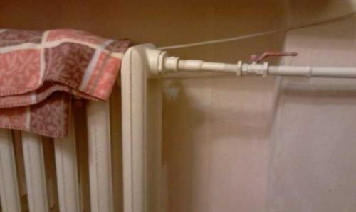 Капает из-под резьбы батареи. Как легко устранить течь на резьбе отопительной батареи