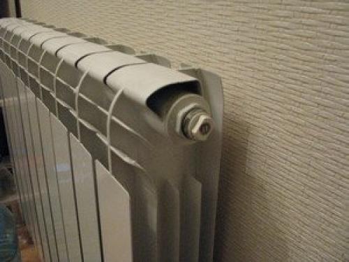 Как спустить воздух из батарей отопления. Как определить наличие воздушной пробки 06
