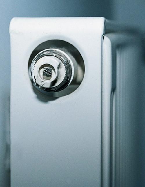 Как спустить воздух из батарей отопления. Как определить наличие воздушной пробки 04