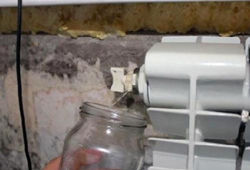 Как спустить воздух с батареи, если нет крана. Рекомендации по развоздушиванию радиаторов