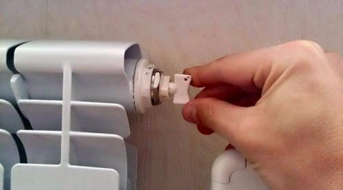 Как спустить воздух с батареи, если нет крана. Рекомендации по развоздушиванию радиаторов