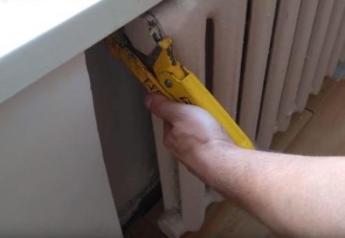 Сколько выходит воздух из батареи. Причины появления воздуха в батареях 05 Сколько выходит воздух из батареи. Причины появления воздуха в батареях 05