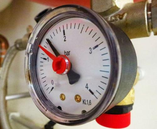 Почему щелкают батареи отопления в частном доме. Почему отопительные трубы трещат 01